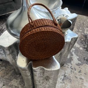 Vintage 10 x 10 round summer, straw woven handbag, unique precious